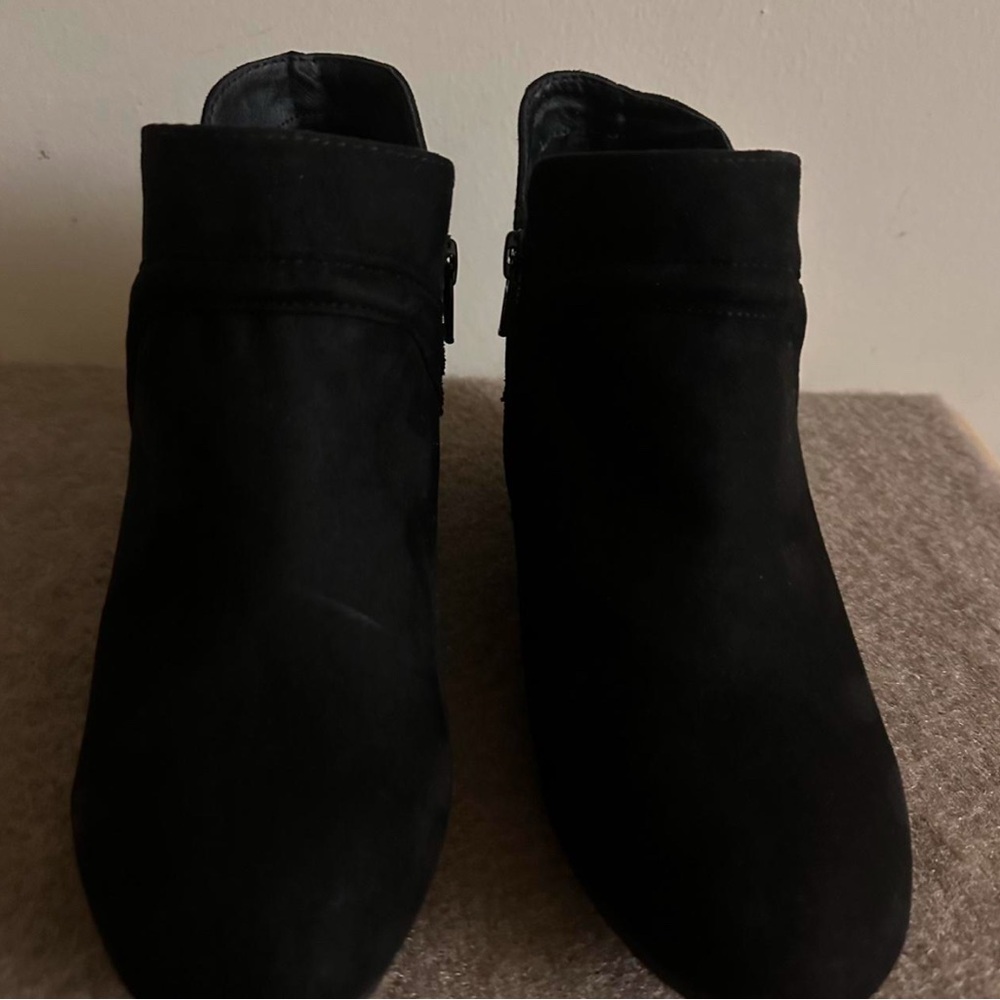Croft & Barrow Black ankle boots size 7